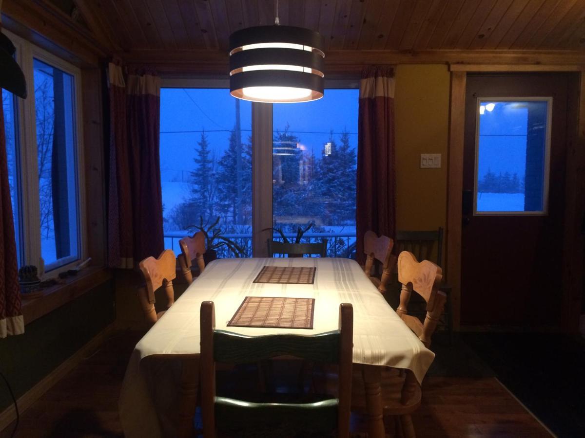 Maison Bleue Sainte Anne-des-Chênes 部屋 写真
