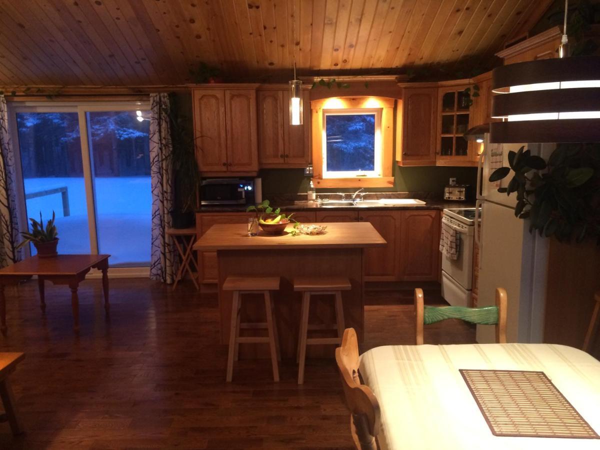 Maison Bleue Sainte Anne-des-Chênes 部屋 写真